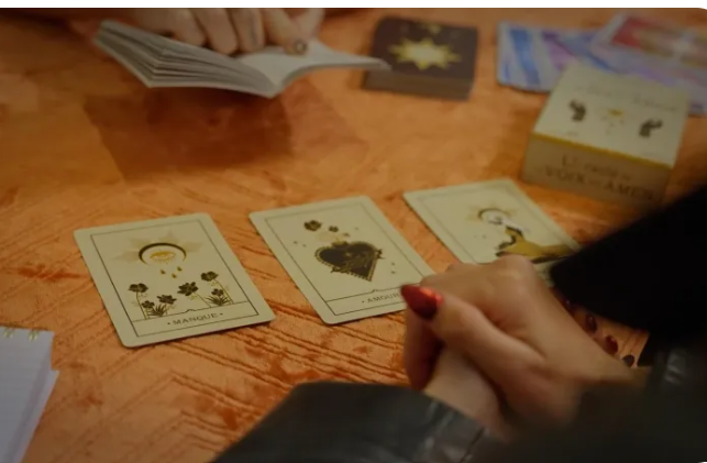 Un tirage de cartes comme outil de découverte de soi